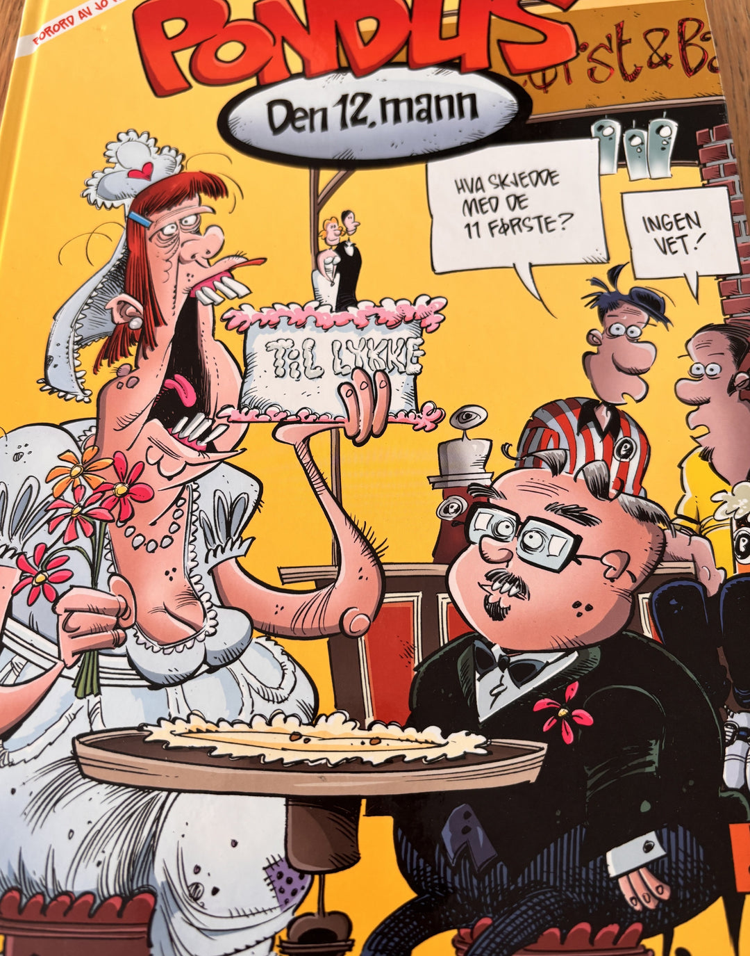 Pondus bok nr. 12: Den 12. mann. 2013. Tegneseriealbum.