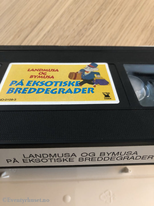 Landmusa Og Bymusa På Eventyr Jorden Rundt. På Eksotiske Breddegrader. 2001. Vhs. Vhs