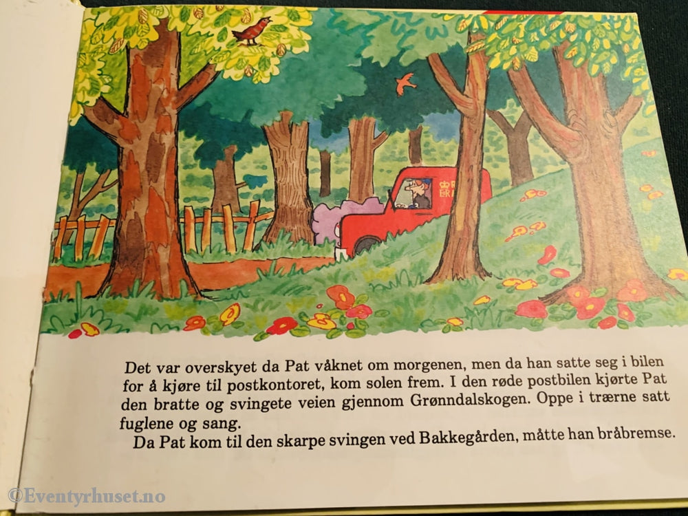 Postmann Pat Ordner Opp. 1986. Fortelling