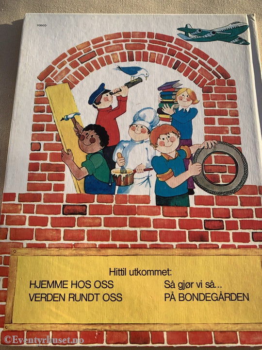 Så Gjør Vi Så... 1976. Fortelling