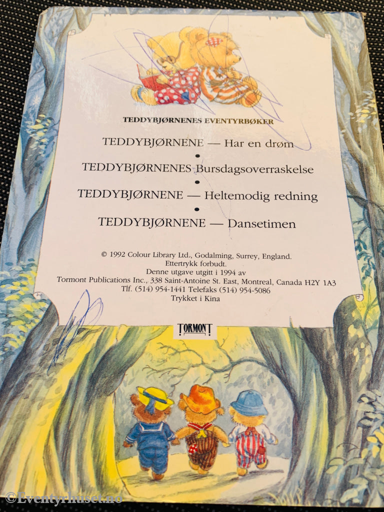 Teddybjørnenes Bursdagsoverraskelse. Bok.