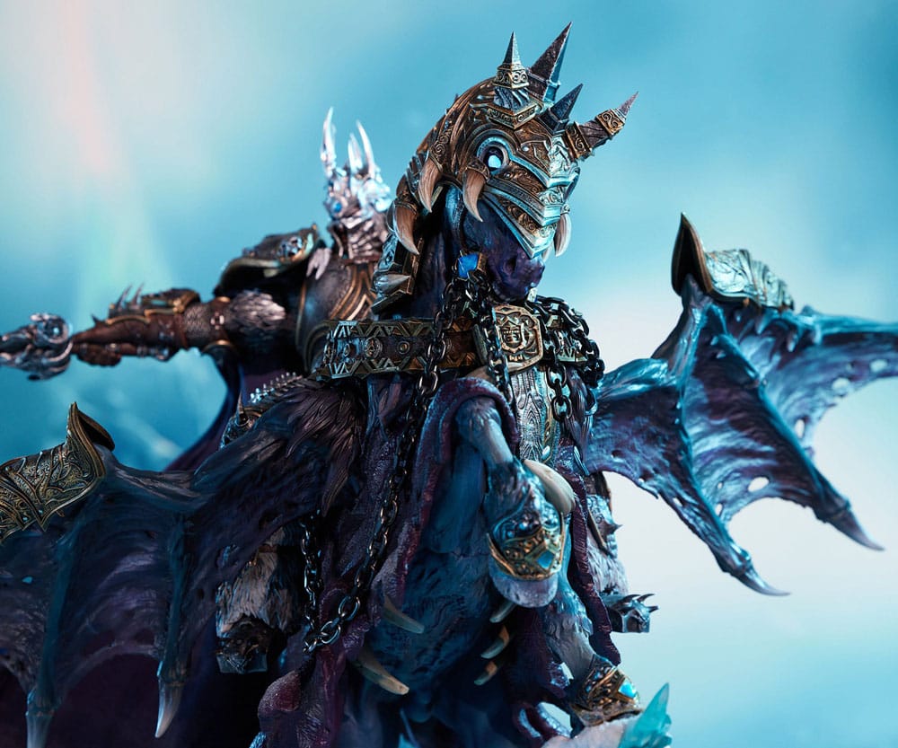 World of Warcraft Statue The Lich King & Invincible 68 cm