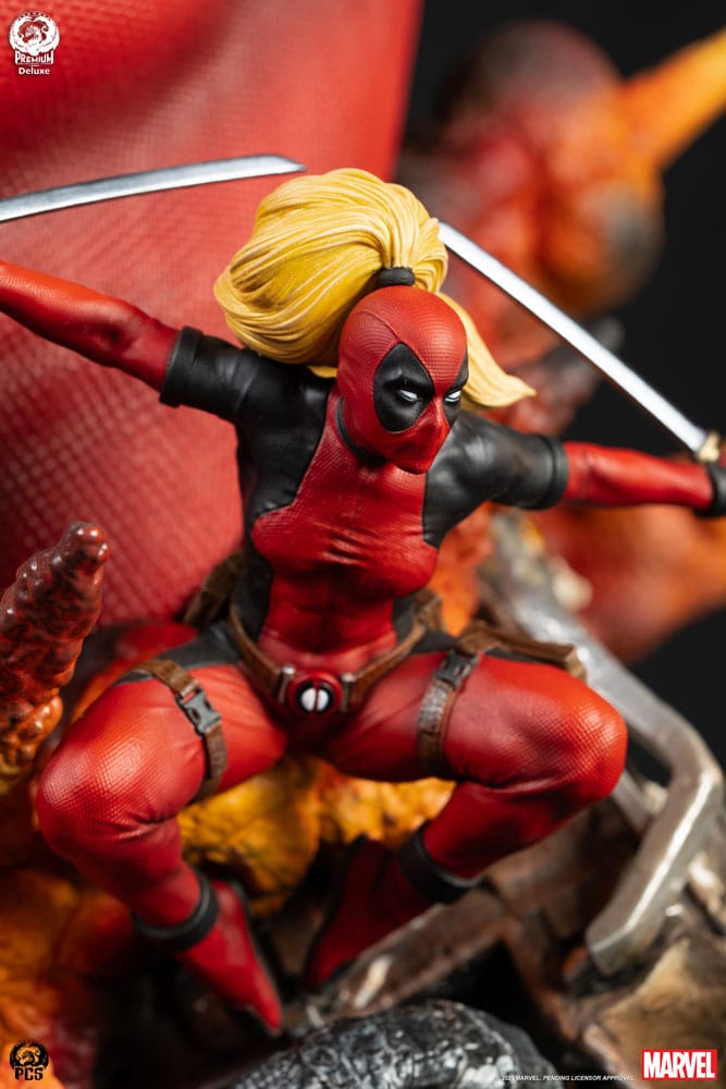 Marvel Fine Art Bust Deadpool Deluxe Edition 42 cm